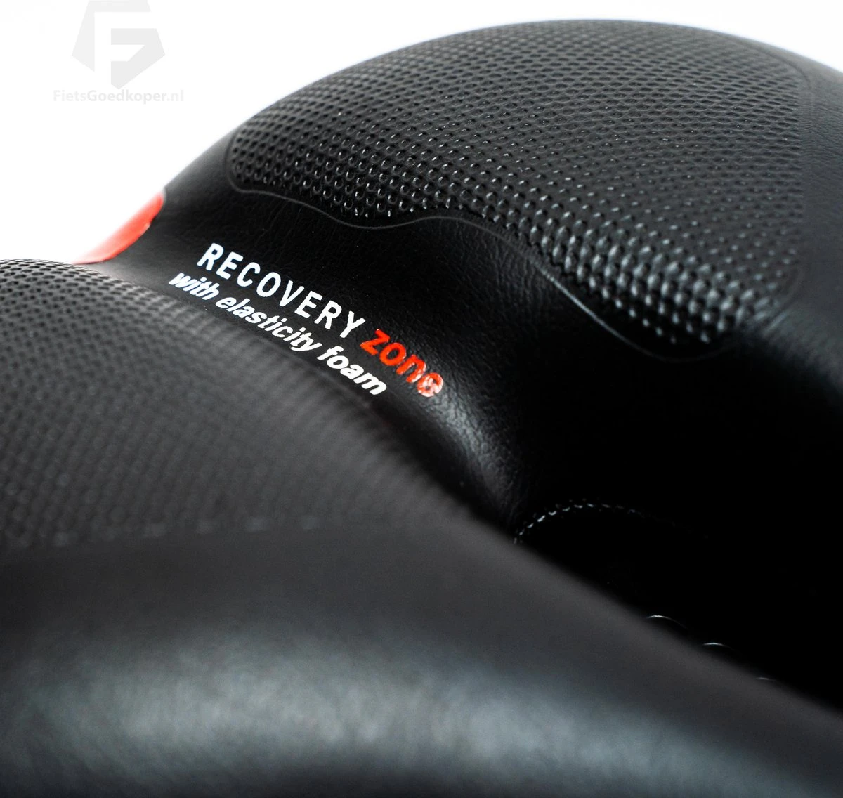 Voltano Fietszadel Met Gelpads - Zwart/Rood - Uitsparing - Zadelvering - Unisex - Incl. Gratis Zadelstrop 10 Voltano Fietszadel Met Gelpads - Zwart/Rood - Uitsparing - Zadelvering - Unisex - Incl. Gratis Zadelstrop - Afbeelding 10