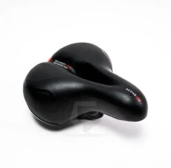 Voltano Fietszadel Met Gelpads - Zwart/Rood - Uitsparing - Zadelvering - Unisex - Incl. Gratis Zadelstrop 22 Voltano Fietszadel Met Gelpads - Zwart/Rood - Uitsparing - Zadelvering - Unisex - Incl. Gratis Zadelstrop -Fietsuitrustings Winkel 1200x1178 14