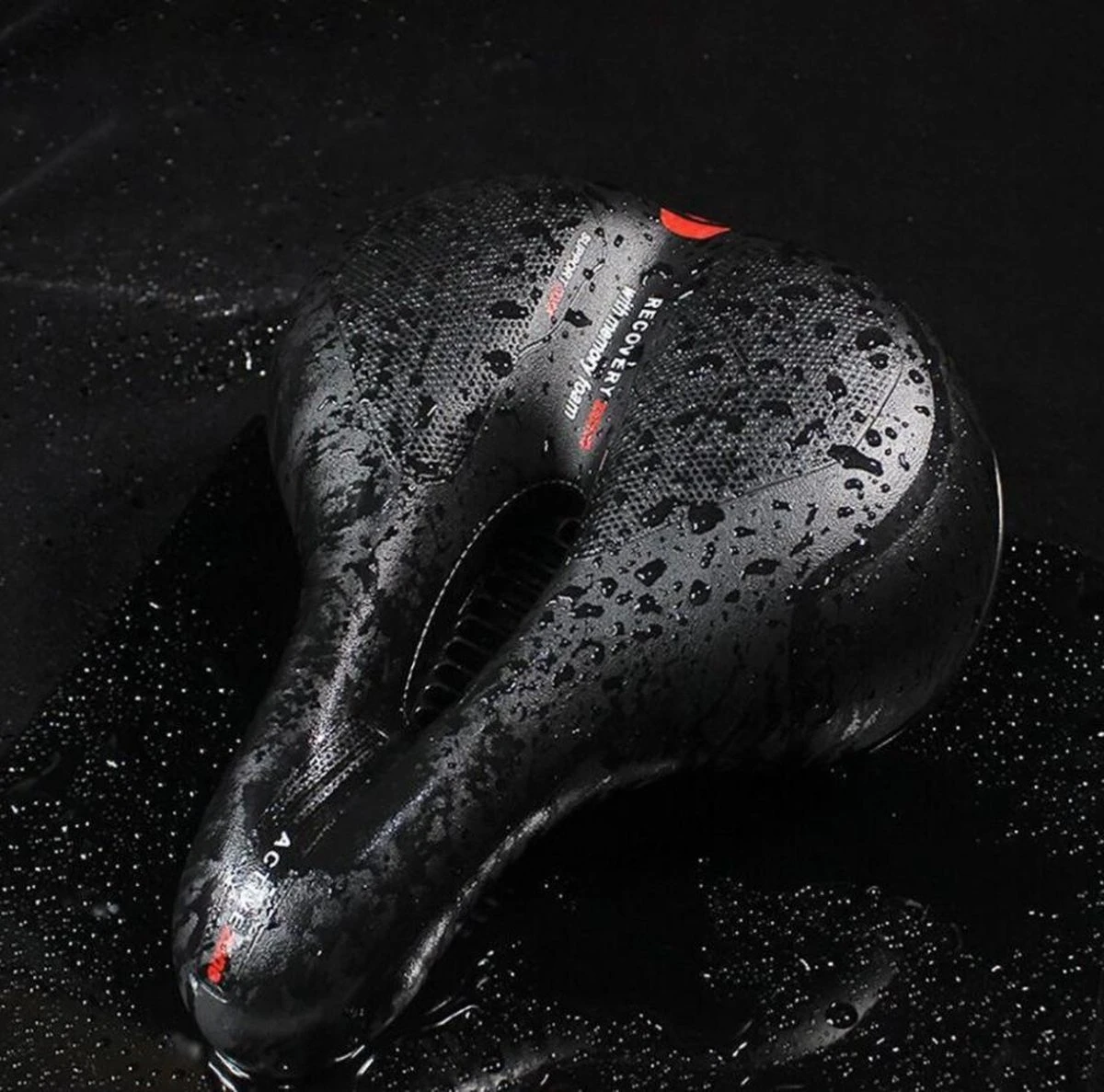 Voltano Fietszadel Met Gelpads - Zwart/Rood - Uitsparing - Zadelvering - Unisex - Incl. Gratis Zadelstrop 14 Voltano Fietszadel Met Gelpads - Zwart/Rood - Uitsparing - Zadelvering - Unisex - Incl. Gratis Zadelstrop - Afbeelding 14