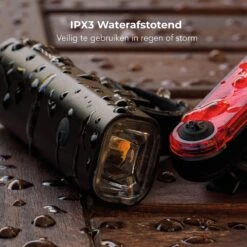 LifeGoods LED Fietsverlichting Set - Voorlicht En Achterlicht - USB Oplaadbaar - Zwart 11 LifeGoods LED Fietsverlichting Set - Voorlicht En Achterlicht - USB Oplaadbaar - Zwart -Fietsuitrustings Winkel 1200x1200 333