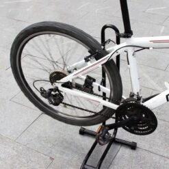 Decopatent® Fietsrek Om Fiets Horizontaal Te Stallen - Fietsstaander Standaard - Fietsrek Voor 1 Fiets - Voor Racefiets MTB E-bike -Fietsuitrustings Winkel 1200x1200 911