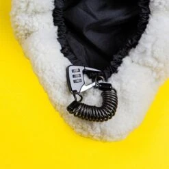 Sunny Bum Zadelhoes, Fietszadel Dames En Heren, Waterdicht En Comfortabel, Incl. Fietsslot En Veiligheidskabel, Dubbelzijdig Zadel Met Schapenvacht -Fietsuitrustings Winkel 1200x1200 959