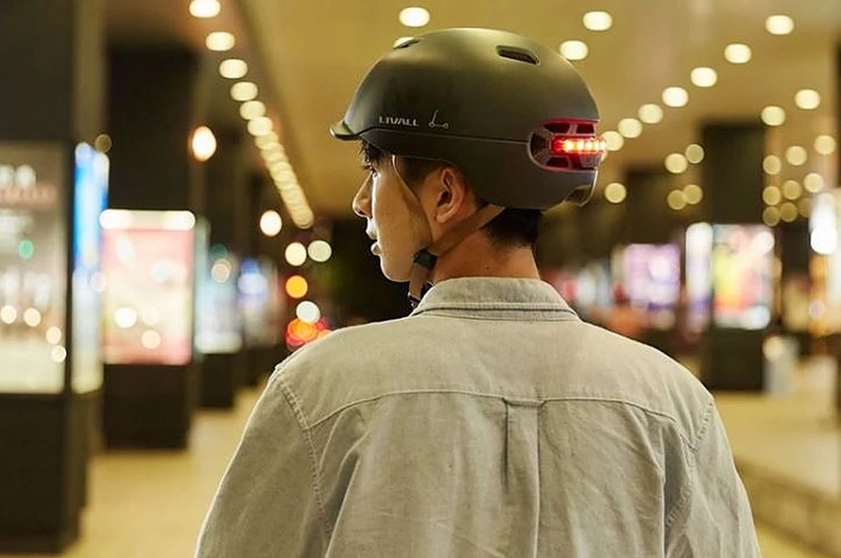 Livall C20 Black Large - (Smart) Fietshelm - SOS Funtie - Smart Verlichting - Remlicht 8 Livall C20 Black Large - (Smart) Fietshelm - SOS Funtie - Smart Verlichting - Remlicht - Afbeelding 8