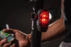 Lezyne Connect Smart 1000XL / KTV Smart Pair Verlichtingsset - 1000 Lumen - Zwart 22 Lezyne Connect Smart 1000XL / KTV Smart Pair Verlichtingsset - 1000 Lumen - Zwart -Fietsuitrustings Winkel 1200x799 15