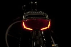 Spanninga Lineo Fiets Achterlicht - Batterij -Fietsuitrustings Winkel 1200x799 7
