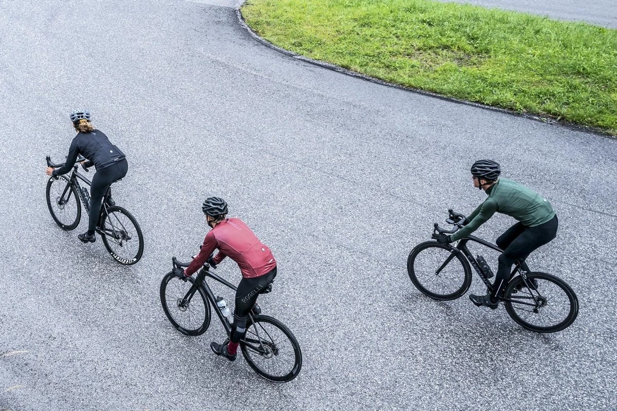 Rogelli Focus - Lange Fietsbroek Met Bretels - Heren - Maat L - Zwart 10 Rogelli Focus - Lange Fietsbroek Met Bretels - Heren - Maat L - Zwart - Afbeelding 10