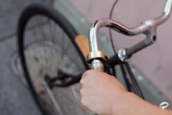 KNOG Oi CLASSIC SMALL FIETSBEL ZWART 22.2mm 8 KNOG Oi CLASSIC SMALL FIETSBEL ZWART 22.2mm -Fietsuitrustings Winkel 1200x800 329