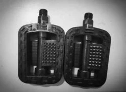 Anti Slip Fiets Pedalen- Fiets Trappers- Met Reflectoren - 2 Stuks -Fietsuitrustings Winkel 1200x880 1