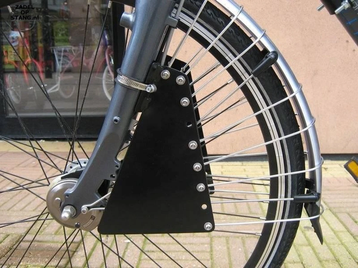 Zadel Op Stang Spaakafschermer - Zodat Voetjes Niet In De Spaken Kunnen Komen 1 Zadel Op Stang Spaakafschermer - Zodat Voetjes Niet In De Spaken Kunnen Komen