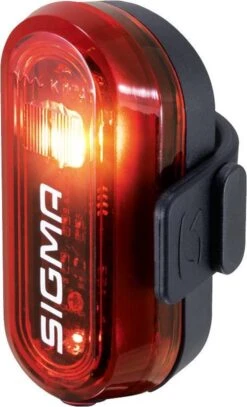 Sigma Sport AURA 30 Fietsverlichting Set - Led Koplamp 30 Lux - CURVE Achterlicht - Inclusief Batterijen 27 Sigma Sport AURA 30 Fietsverlichting Set - Led Koplamp 30 Lux - CURVE Achterlicht - Inclusief Batterijen -Fietsuitrustings Winkel 728x1200