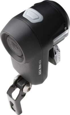 AXA Nox City 4 Lux - Fietslamp Voorlicht - LED Koplamp - Fietslicht Op Batterij - Zwart -Fietsuitrustings Winkel 731x1200 1