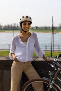 ABUS Hyban 2.0 Fietshelm - Maat M (52-58 Cm) - Velvet Black 12 ABUS Hyban 2.0 Fietshelm - Maat M (52-58 Cm) - Velvet Black -Fietsuitrustings Winkel 800x1200 26