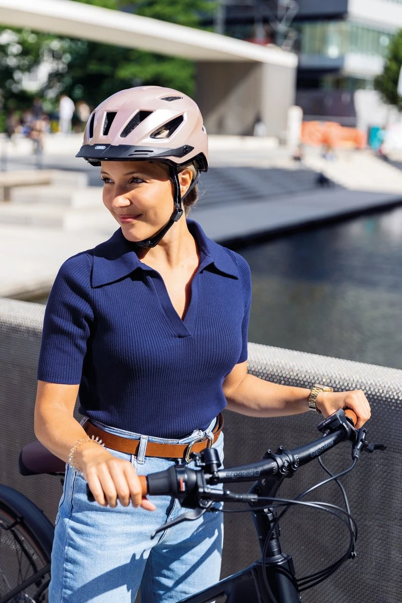 ABUS Pedelec 2.0 Fietshelm – Champagne Gold – Maat M (52-57 Cm) NTA Gekeurd – Geschikt Voor High Speed E-bikes En Snorfietsen 2 ABUS Pedelec 2.0 Fietshelm – Champagne Gold – Maat M (52-57 Cm) NTA Gekeurd – Geschikt Voor High Speed E-bikes En Snorfietsen - Afbeelding 2